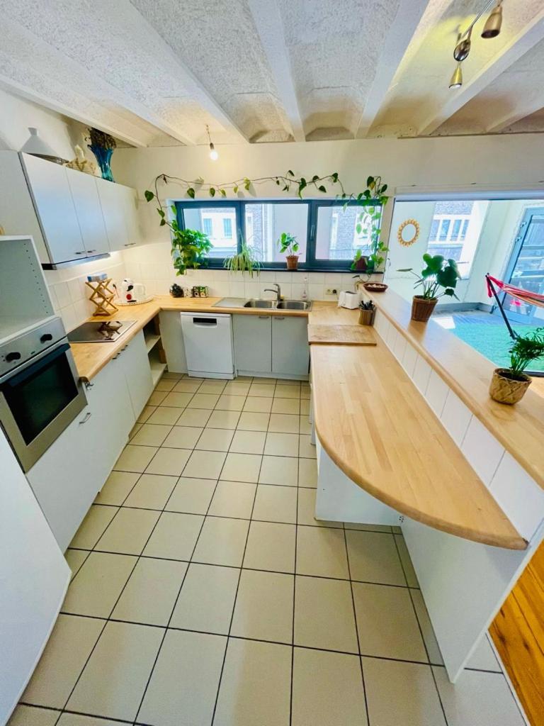 Down Town Oasis-Spacious Loft With Private Parking Brüsszel Kültér fotó